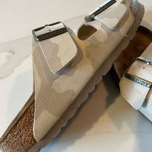 Size 39 (8/8.5) Beige Camo slide Birkenstock